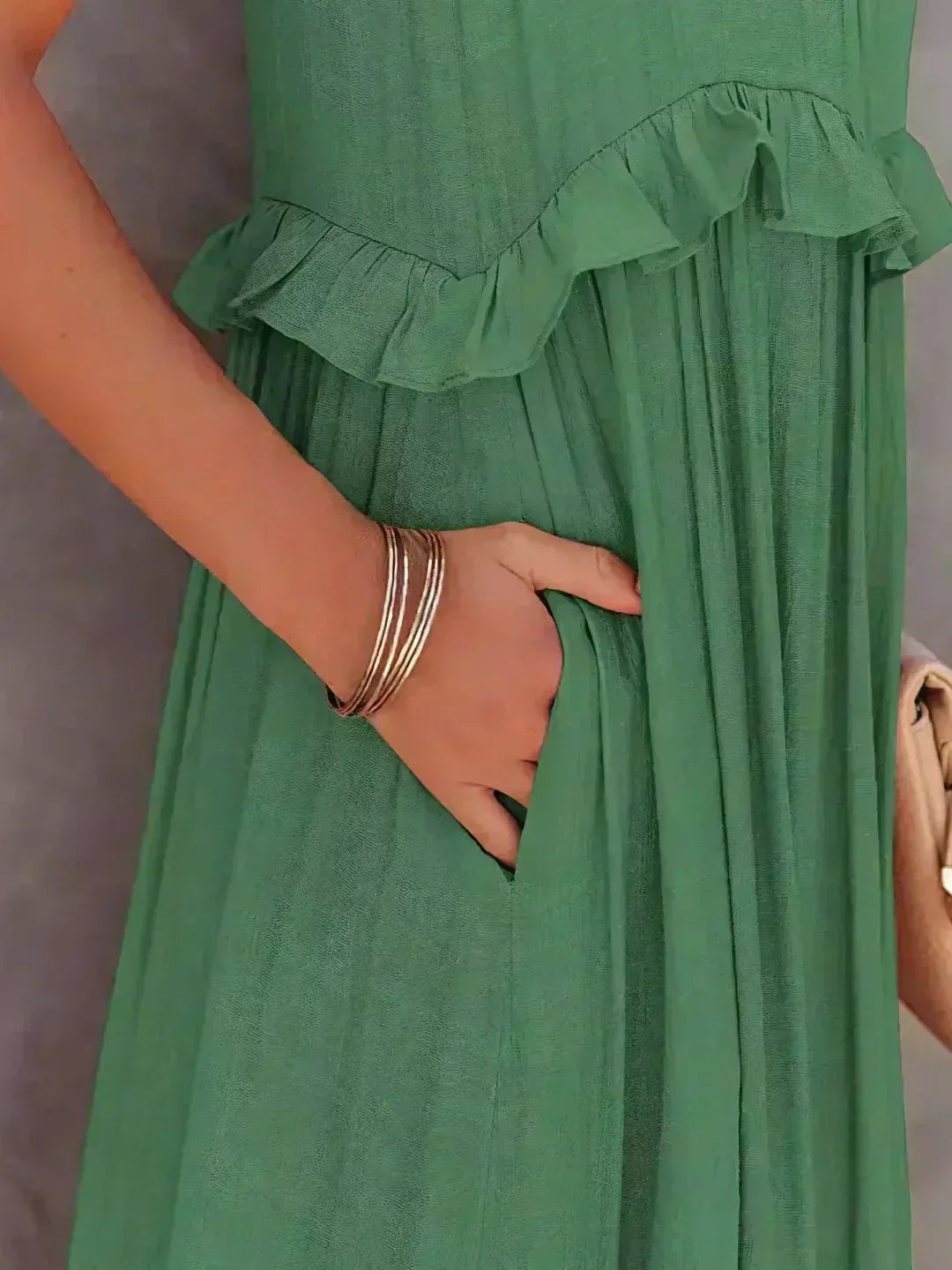 Women's Elegant Sleeveless Dress with Ruffles
