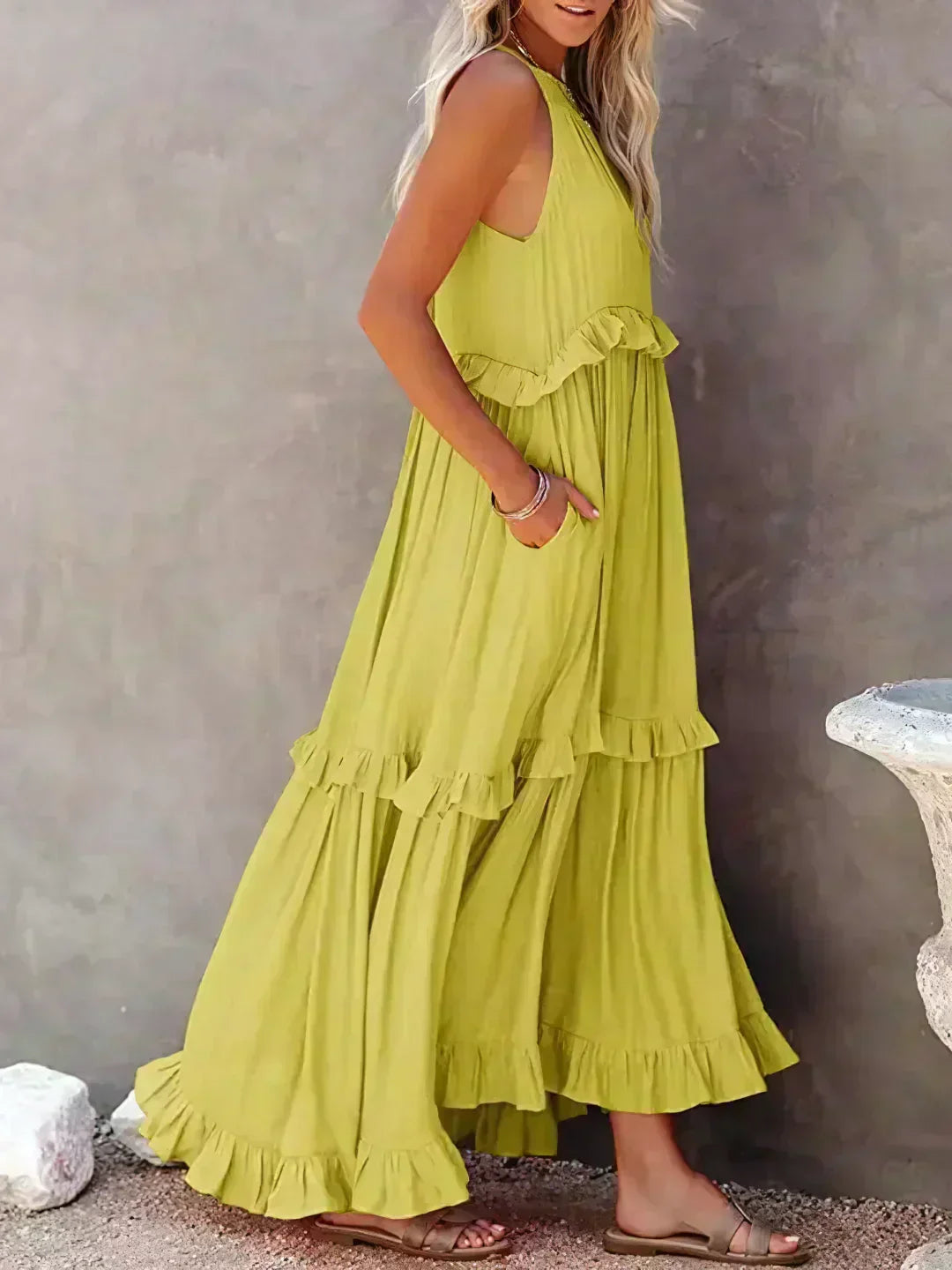 Women's Elegant Sleeveless Dress with Ruffles