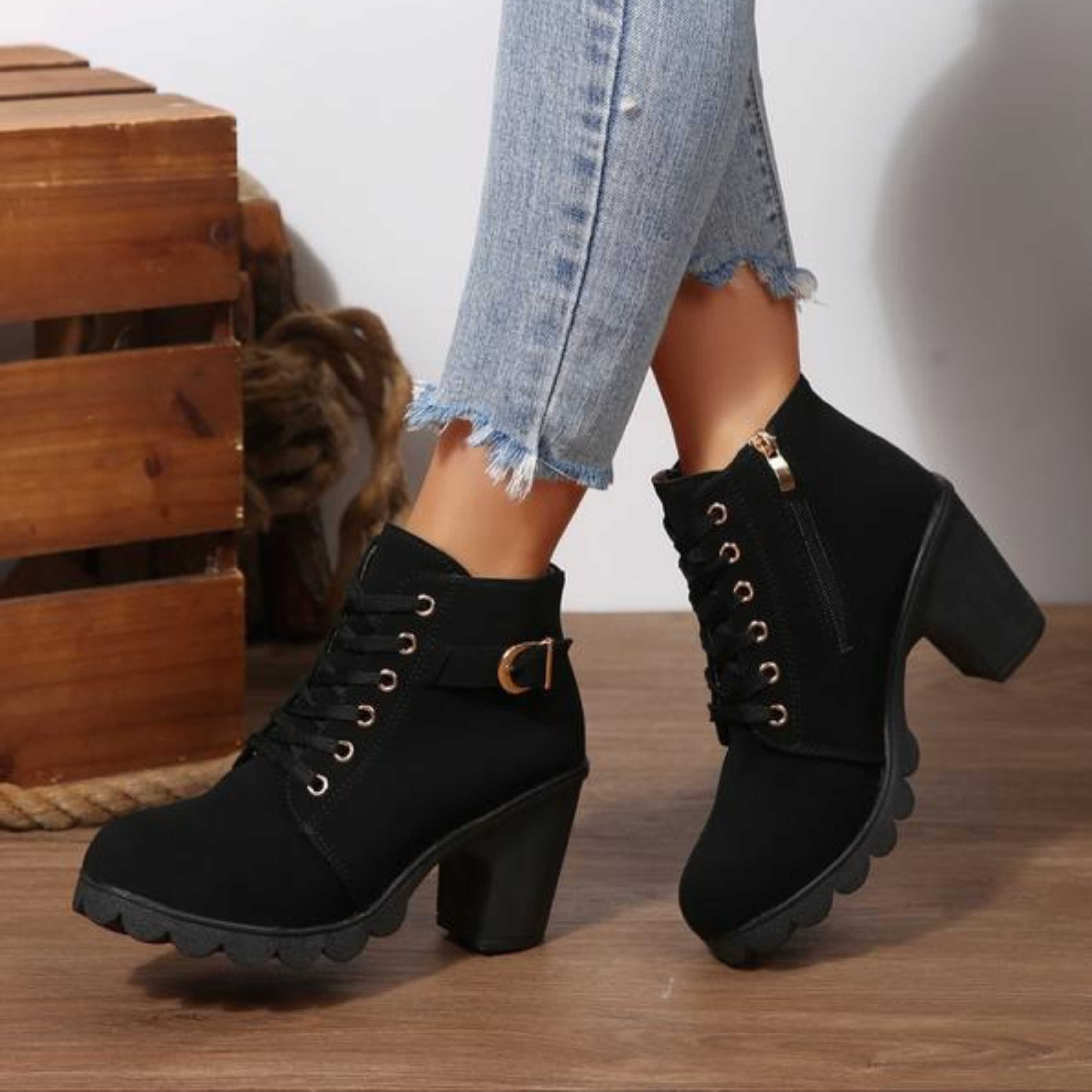 Women's Chic Lace-Up Chunky Ankle Boots