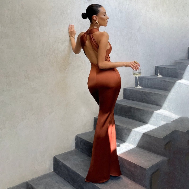 Women's Elegant Fishtail Dress with Open Back and Fitted Cut