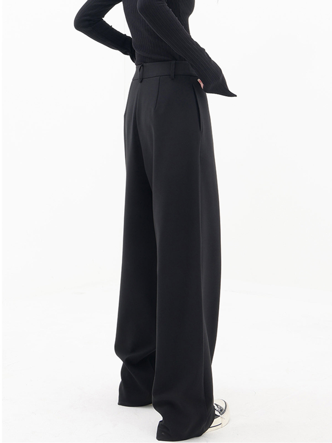 Women's Modern baggy trousers