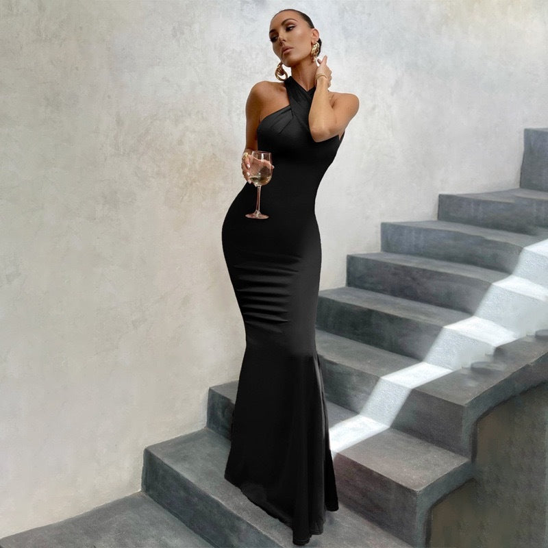 Women's Elegant Fishtail Dress with Open Back and Fitted Cut