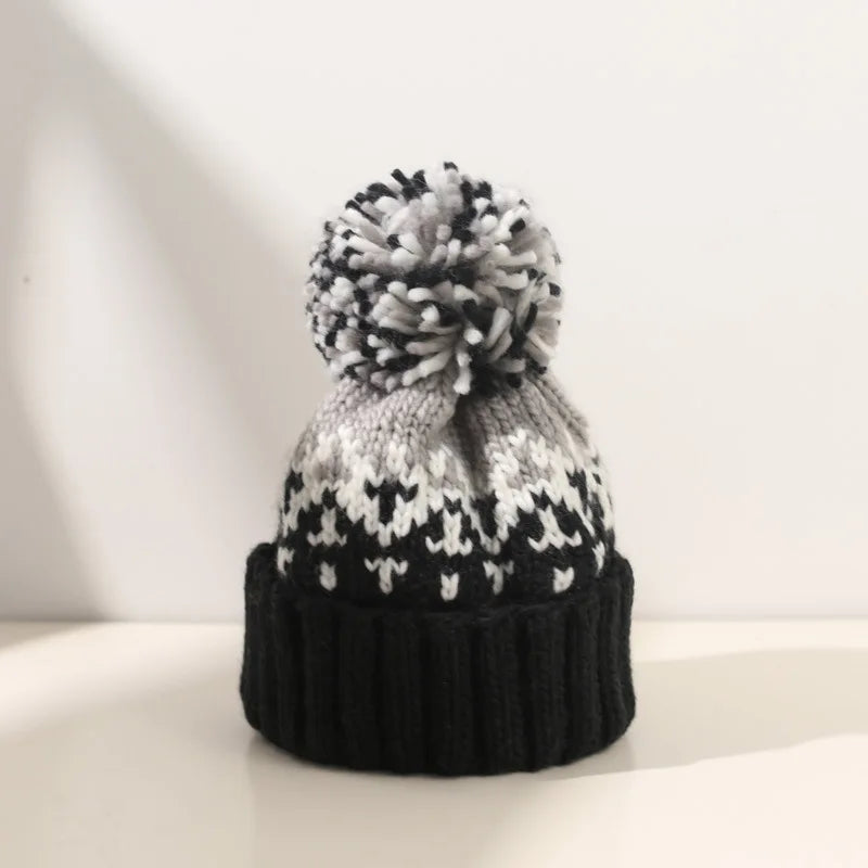 Women's Cozy Snowflake Pom Beanie