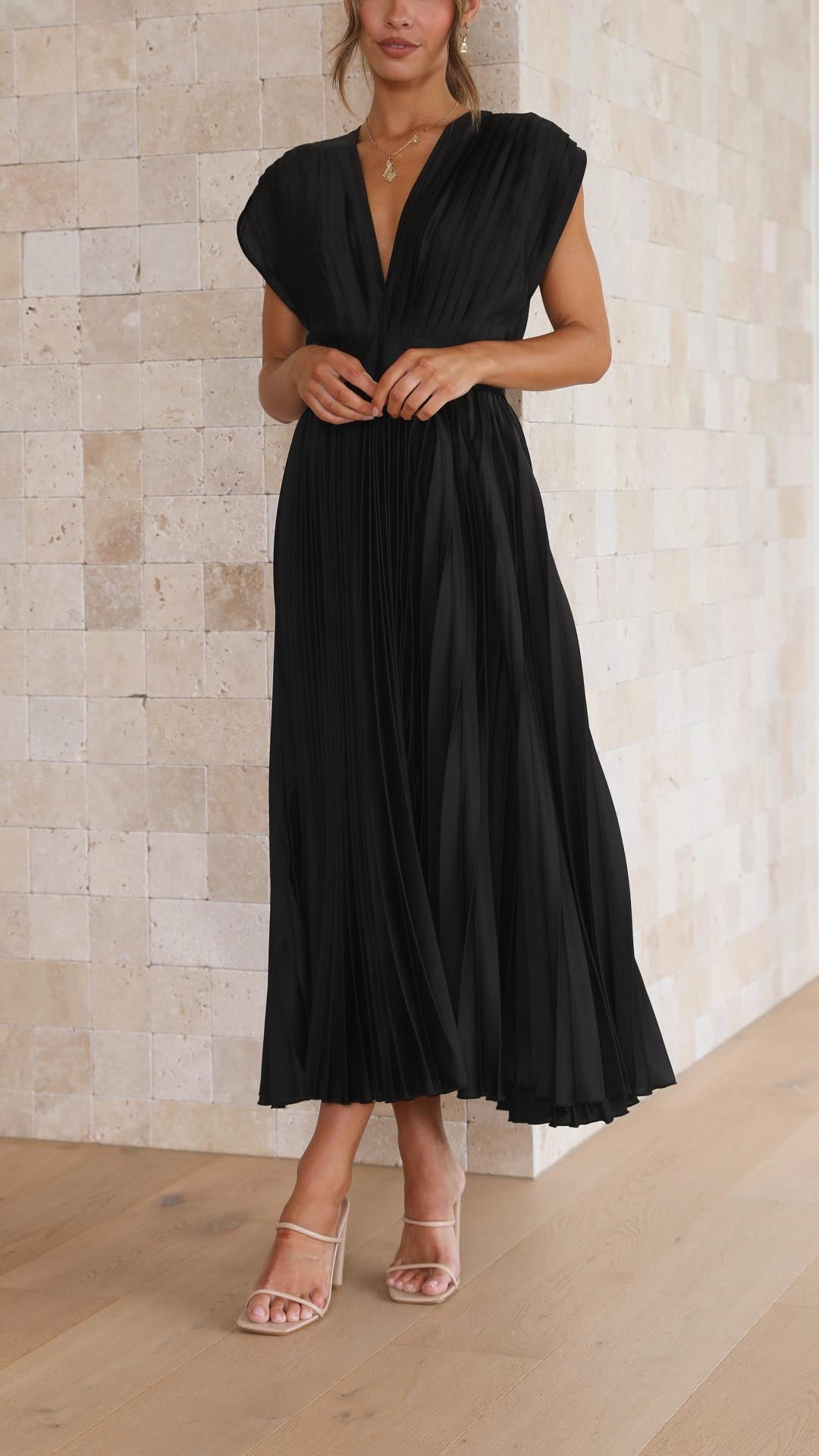 Women's Elegant Pleated Maxi Dress