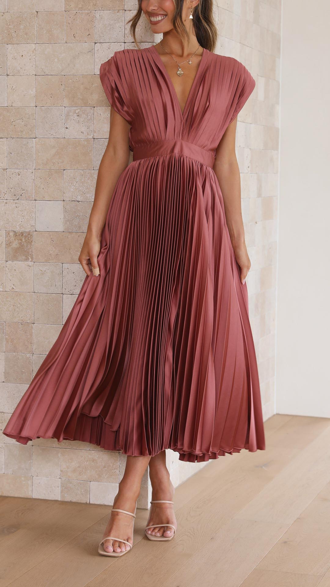 Women's Elegant Pleated Maxi Dress