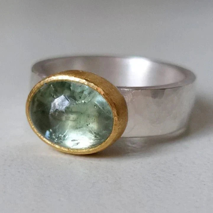 Women's Vintage Rounded Stone Ring