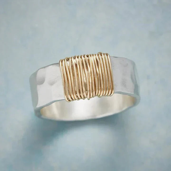 Women's Vintage Gold Thread Ring